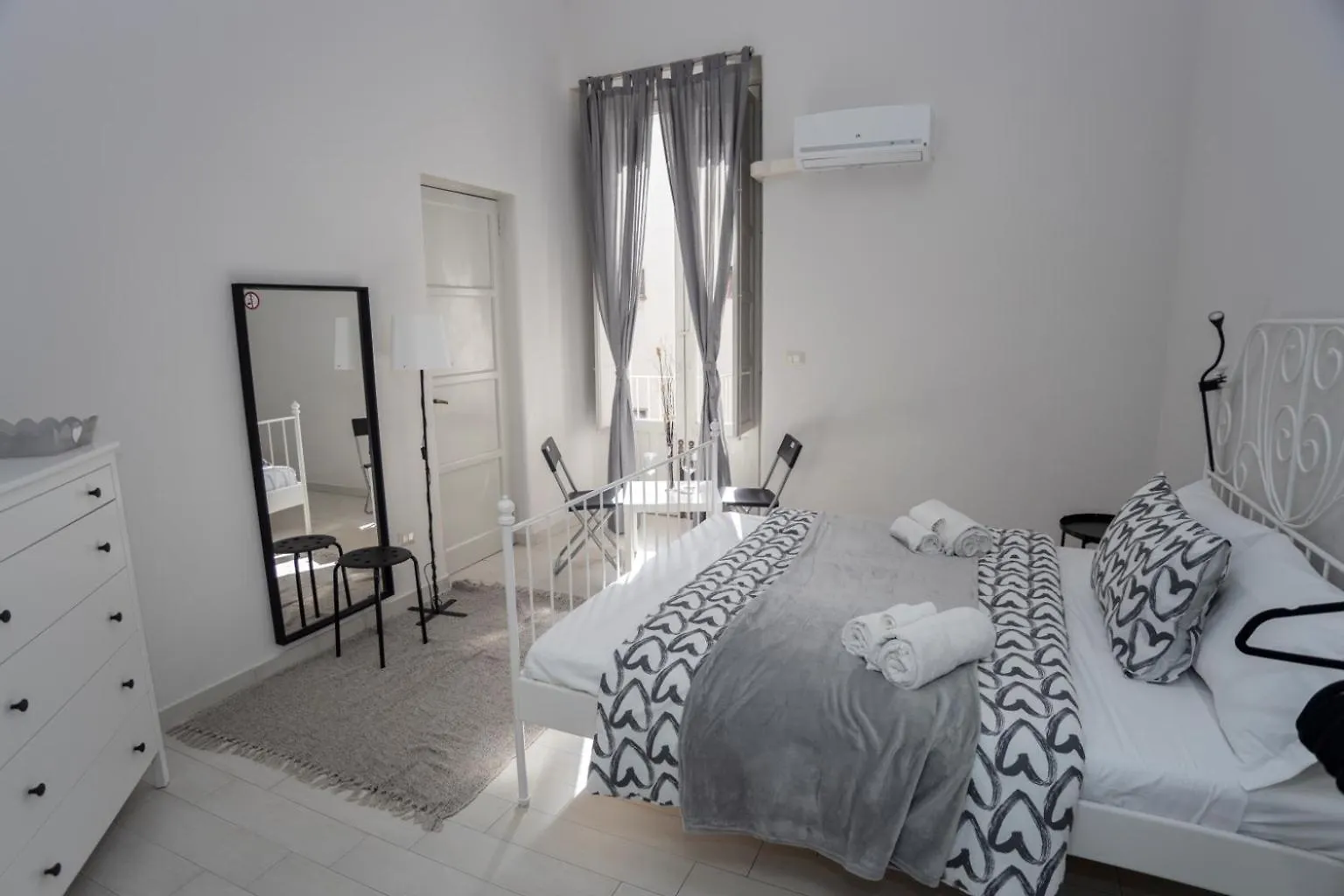 Shr-Sicily Holiday Rooms Catania 0*,  Italy